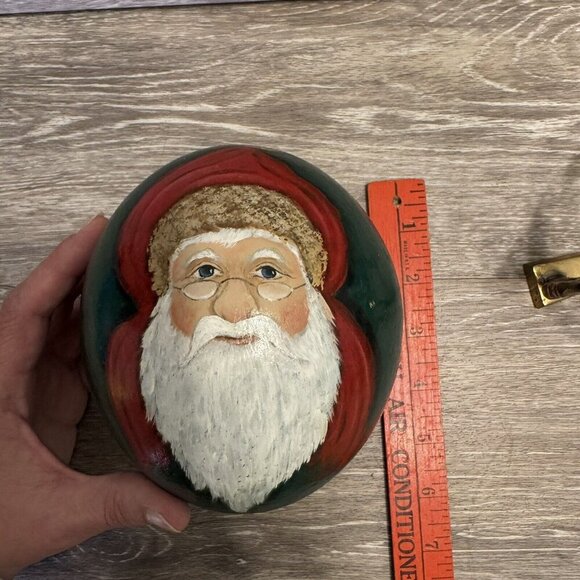 Santa Claus Sweet Face Gourd Hand Painted Christmas Folk Art Decor Signed Brass - Picture 13 of 14